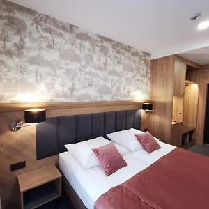 Lesny Dwor Karpacz Piekarnia Mio Padre Restauracja Mamma Mia Karpacz